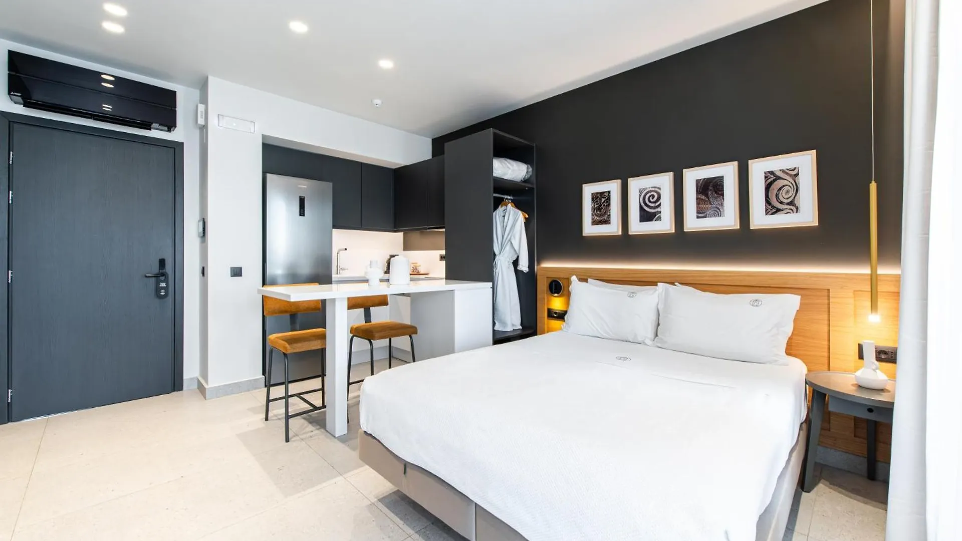 Porta Suites Heraklion  Aparthotel